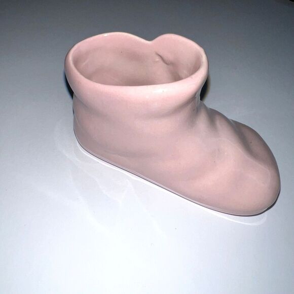 Vintage Collectible Miniature Baby Shoe Figurine Decoration Porcelain Pink - Picture 3 of 12